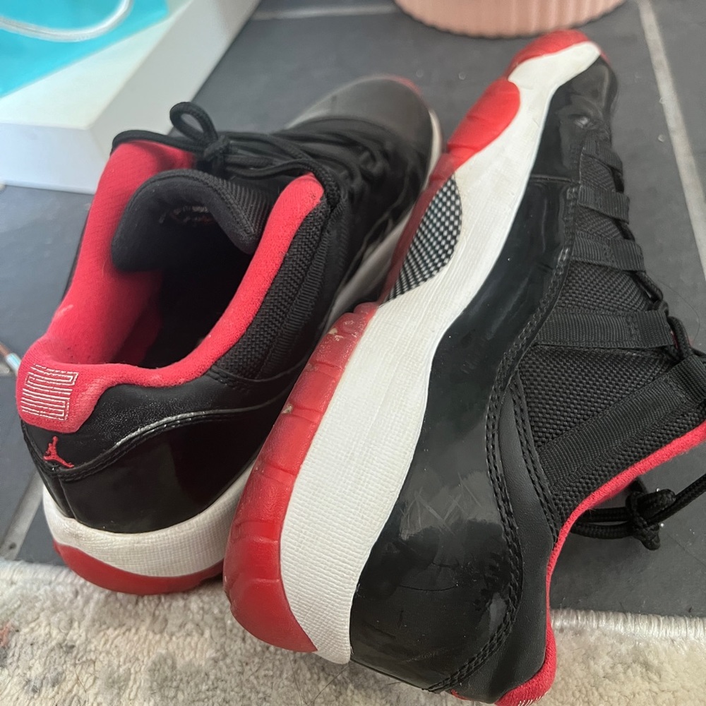 Jordan 11 retro low : bred